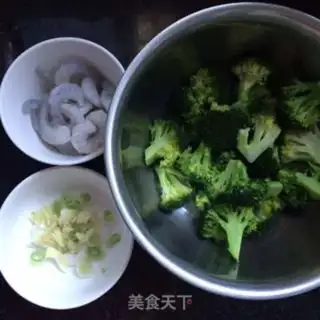 Make Shrimp fried broccoli step 3