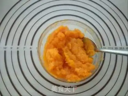 Make Pumpkin coconut bread step 0