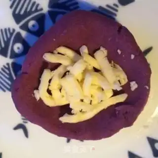 Make Sesame potato cheesecake step 4