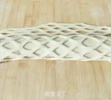 Make Creative net bread step 9