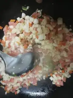 Make Seafood mushroom ham soup step 4