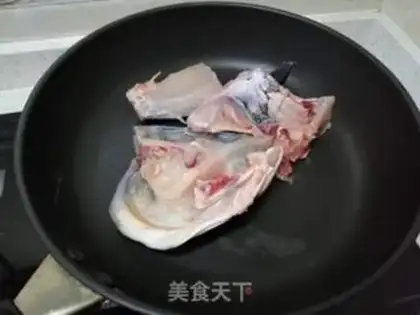 Make Tofu fish head soup step 1