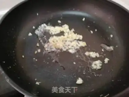 Make Garlic fried rice step 4