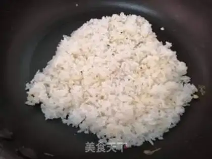 Make Garlic fried rice step 5