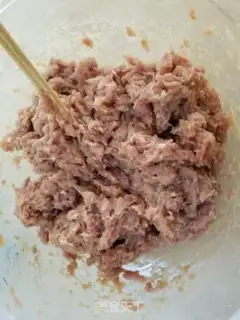 Make Garlic pretzels step 1