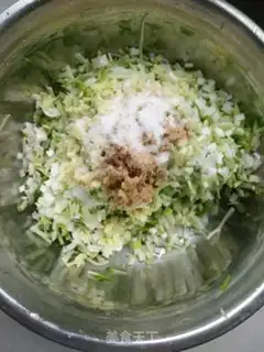 Make Roachballs step 4