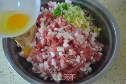 Make Crab, yellow lion head step 3