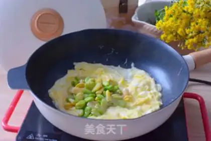 Make A brain-cracking bean fried egg step 4