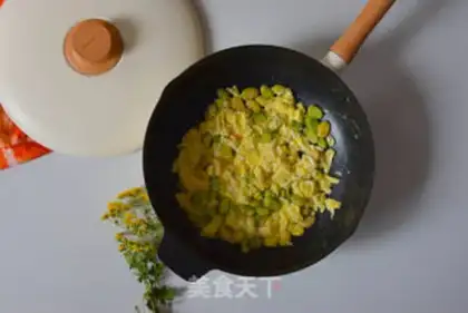 Make A brain-cracking bean fried egg step 7