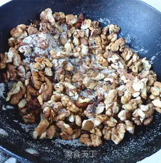 Make Salt walnuts step 5