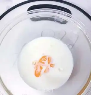 Make Creamed eggs step 1