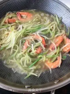 Make Roach-cracked shrimp step 16