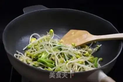 Make Shrimp fried river powder step 3