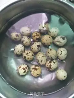 Make Quail egg nutrient soup step 1