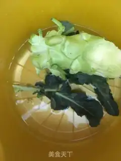 Make Garlic with broccoli step 1