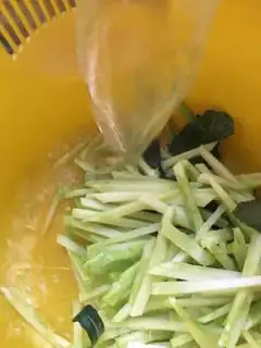 Make Garlic with broccoli step 2