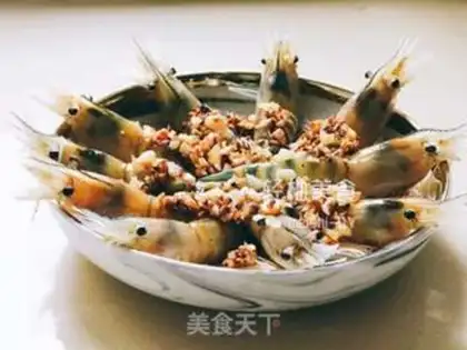 Make A garlic fan with a shrimp back step 6