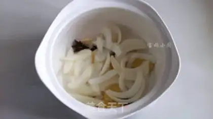 Make Soy pig hoof, plum step 2