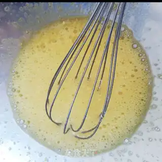 Make Halloween frosting doughnuts step 4