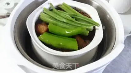 Make Soy pig hoof, plum step 7