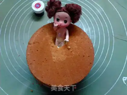 Make A bubble bath and a doll cake step 4