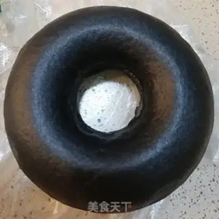 Make Halloween frosting doughnuts step 20