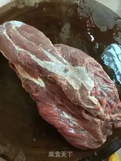 Make Soy sauce, fragrance beef step 0