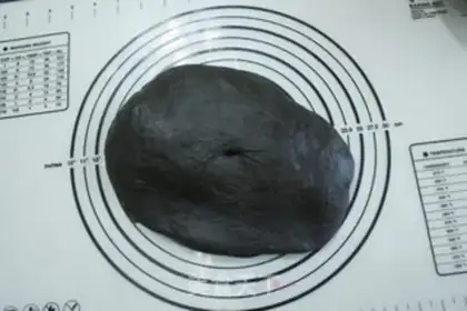 Make Red and black knight bread step 5