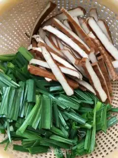 Make Garlic eggs fried dry step 0