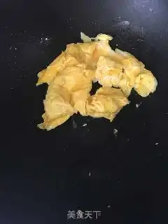 Make Garlic eggs fried dry step 3