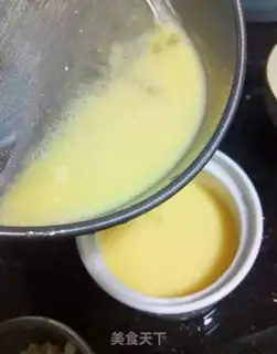 Make Meat and steamed eggs step 3