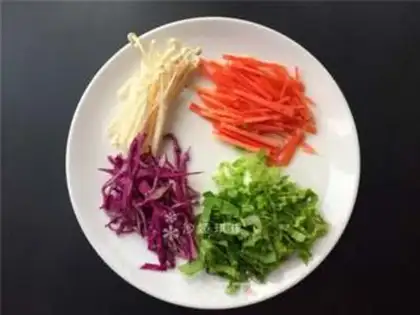Make Five-coloured noodles step 1