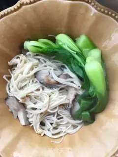 Make Chicken soup and vegetables step 4