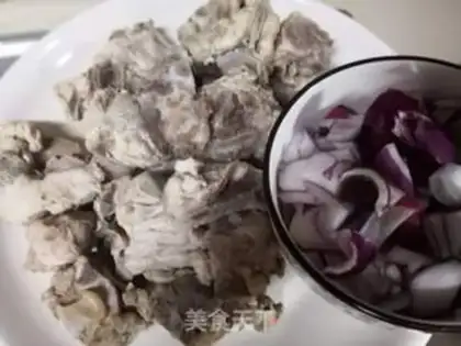 Make Onion evaporation ribs step 1