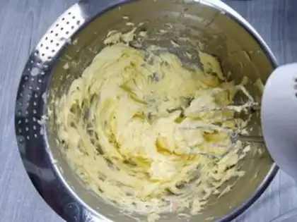 Make A flower birthday cake step 8