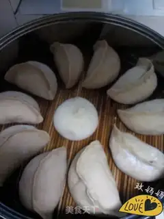 Make The melon pasta bun step 9
