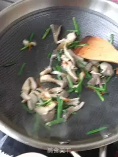 Make Pumpkin fried eggs step 15