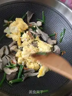 Make Pumpkin fried eggs step 16