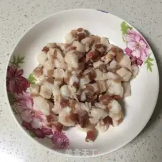 Make Four seasons of bean fried meat step 3