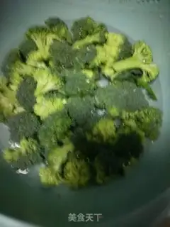 Make Garlic broccoli step 1