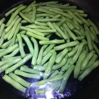 Make Four seasons of bean fried meat step 4