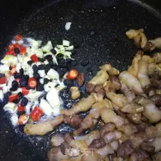 Make Four seasons of bean fried meat step 10
