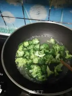 Make Garlic broccoli step 5