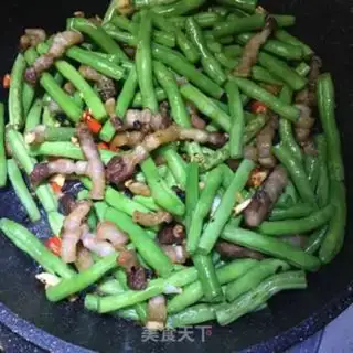 Make Four seasons of bean fried meat step 12