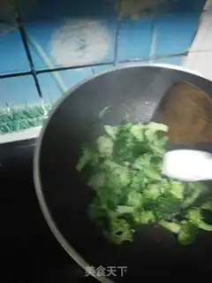 Make Garlic broccoli step 9