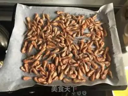 Make Homemade calcium shrimp leather powder step 3