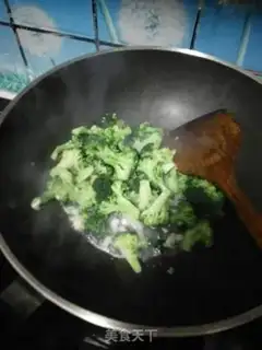 Make Garlic broccoli step 11