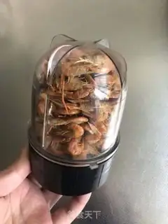 Make Homemade calcium shrimp leather powder step 5