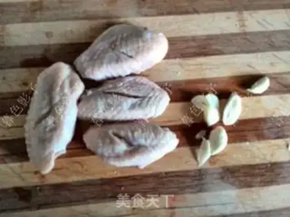 Make Chicken wing noodles step 1