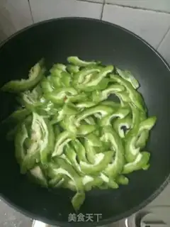 Make Scrambled eggs step 2